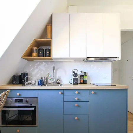 Charming 2-room 21m Comfort Sacre-coeur View Apartment Paris